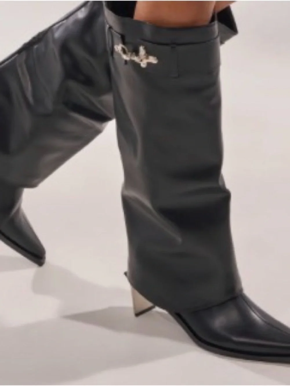 AKIRA Black Leather Knee-High Boots with Sculpted Heel